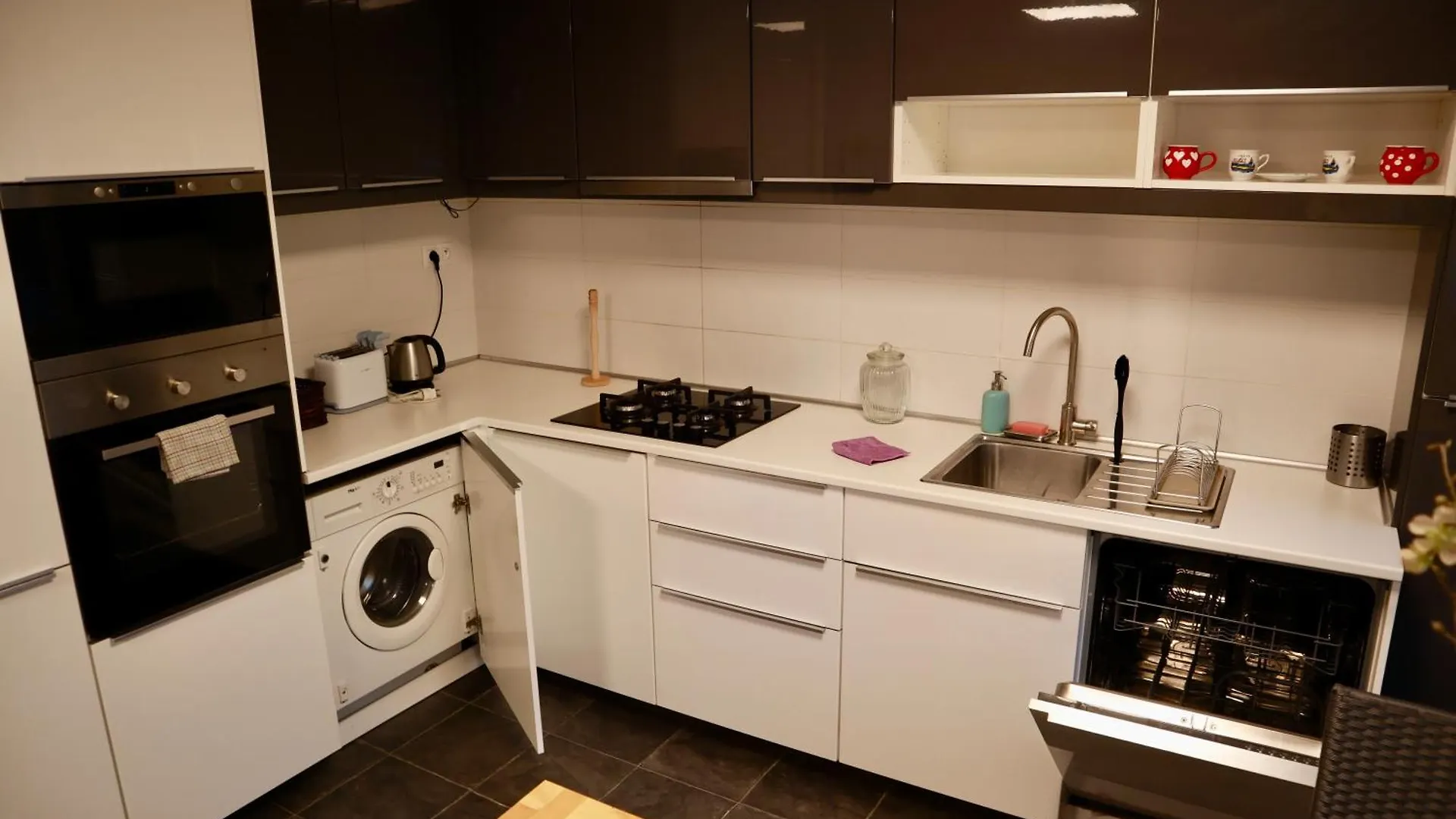 Family Cozy Apartment Metro Access Praha